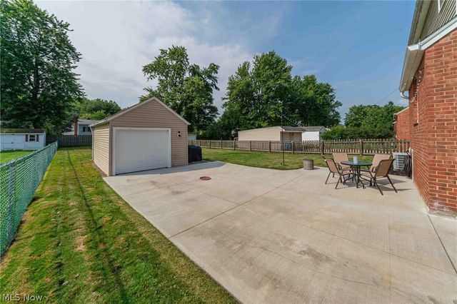 22589 Macbeth Avenue, Fairview Park, OH 44126
