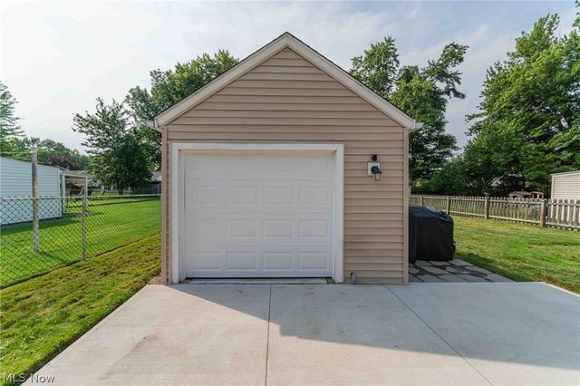 22589 Macbeth Avenue, Fairview Park, OH 44126