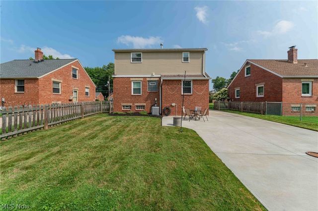 22589 Macbeth Avenue, Fairview Park, OH 44126