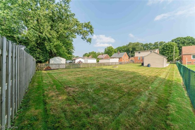 22589 Macbeth Avenue, Fairview Park, OH 44126