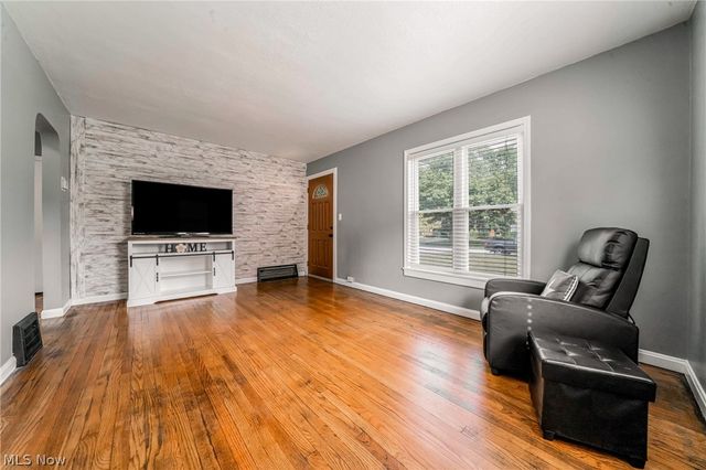 22589 Macbeth Avenue, Fairview Park, OH 44126