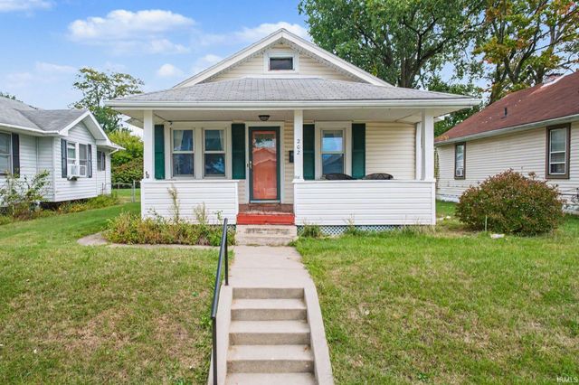202 Strathmoor Avenue, Mishawaka, IN 46544