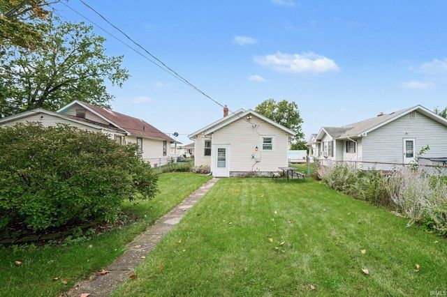 202 Strathmoor Avenue, Mishawaka, IN 46544