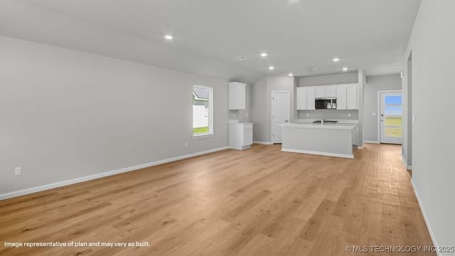 8519 E El Paso Street, Broken Arrow, OK 74014