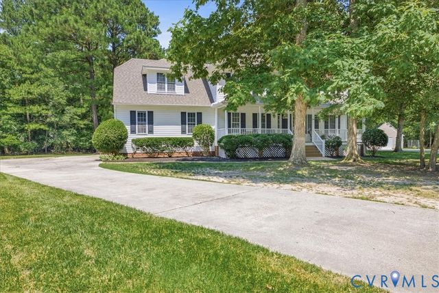 13801 Rockharvest Ct, Chester, VA 23836