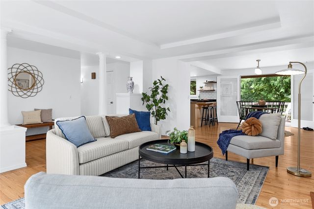 11220 NE Parkhill Place, Bainbridge Island, WA 98110