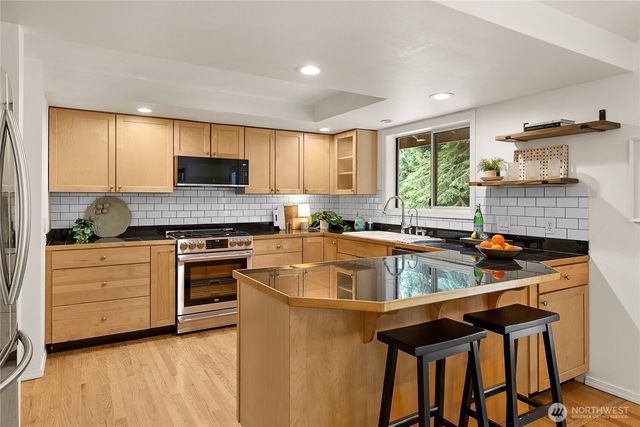 11220 NE Parkhill Place, Bainbridge Island, WA 98110