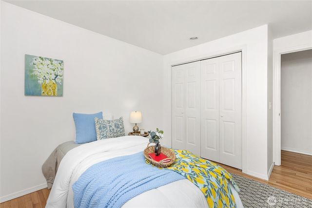 11220 NE Parkhill Place, Bainbridge Island, WA 98110