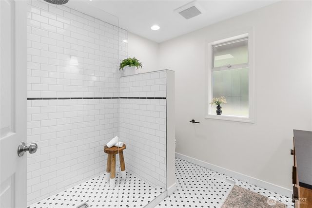 11220 NE Parkhill Place, Bainbridge Island, WA 98110