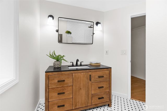 11220 NE Parkhill Place, Bainbridge Island, WA 98110