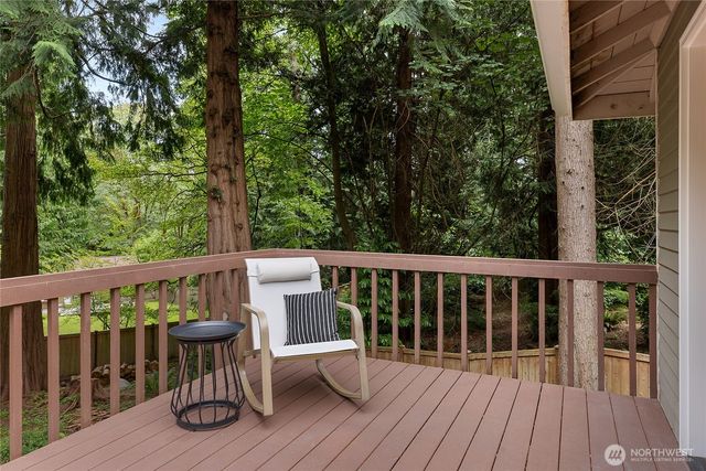 11220 NE Parkhill Place, Bainbridge Island, WA 98110