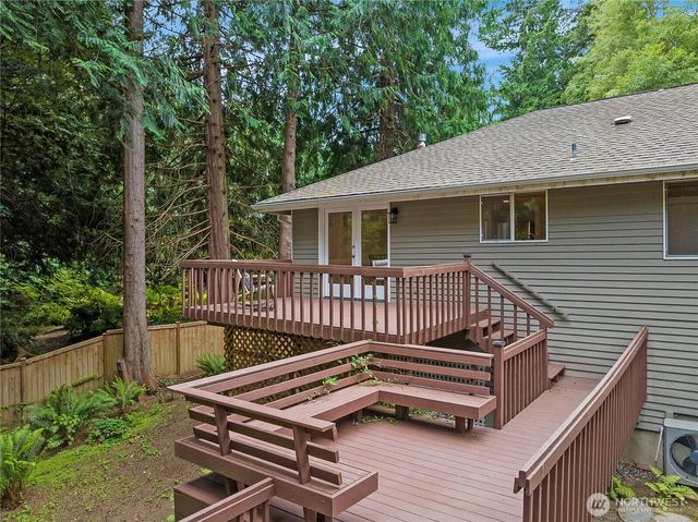 11220 NE Parkhill Place, Bainbridge Island, WA 98110