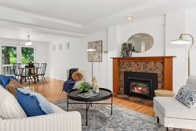 11220 NE Parkhill Place, Bainbridge Island, WA 98110