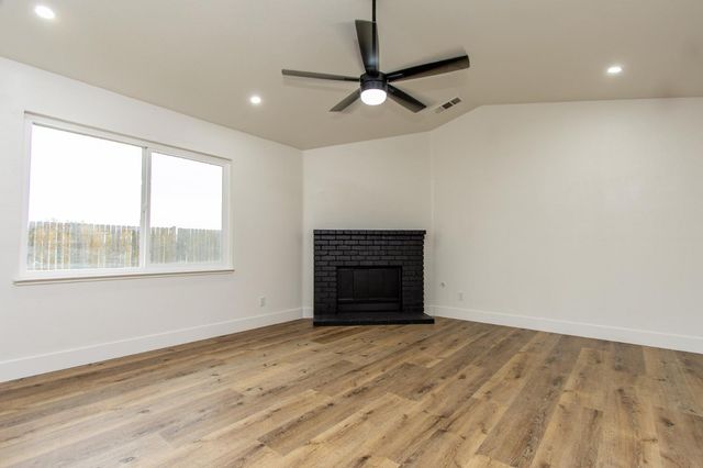 19733 Astoria Dr, Hilmar, CA 95324