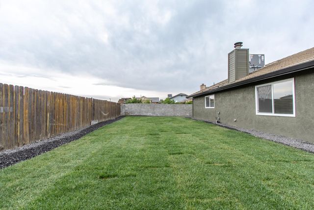 19733 Astoria Dr, Hilmar, CA 95324