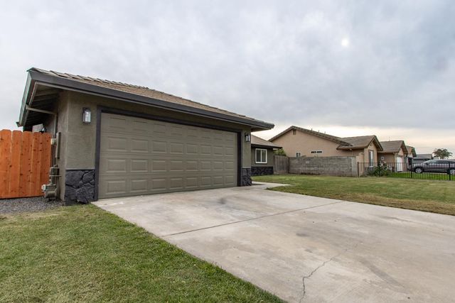 19733 Astoria Dr, Hilmar, CA 95324