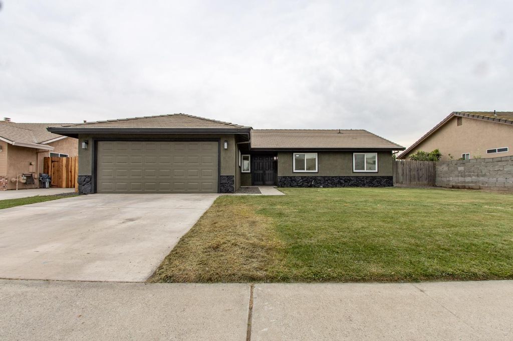 19733 Astoria Dr, Hilmar, CA 95324