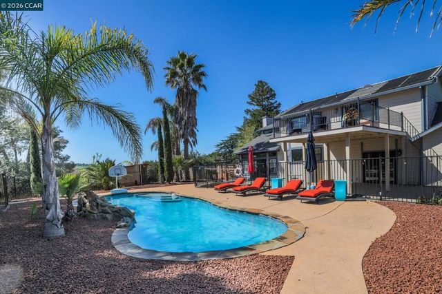 1941 Springridge Ct, Concord, CA 94521