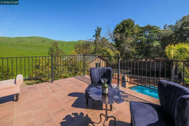 1941 Springridge Ct, Concord, CA 94521