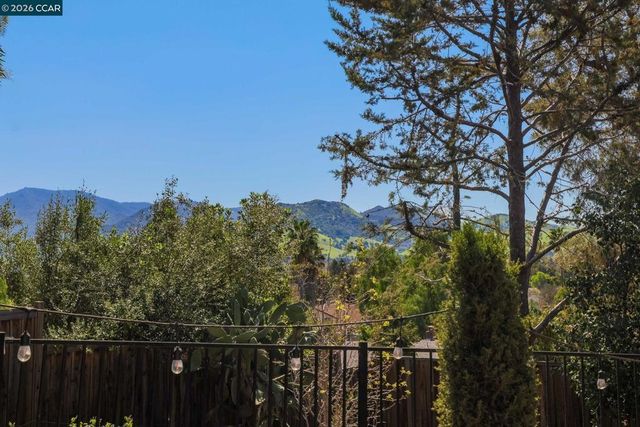 1941 Springridge Ct, Concord, CA 94521