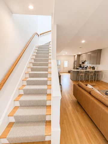 275 W 5th St 2, Boston, MA 02127
