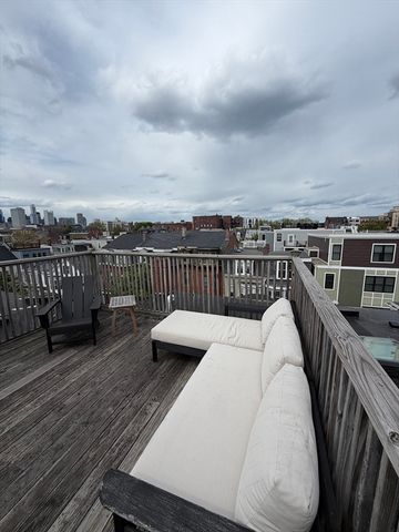 275 W 5th St 2, Boston, MA 02127