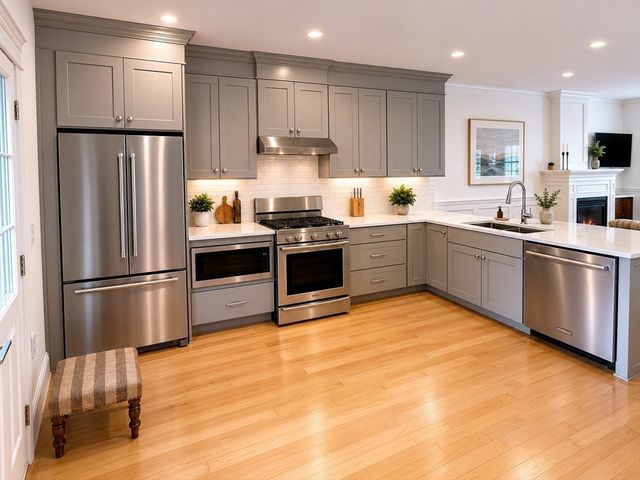 275 W 5th St 2, Boston, MA 02127