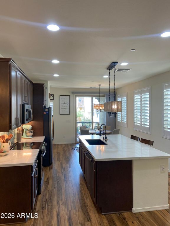 Image 7 of property listing at 2673 S BALSAM Drive, Gilbert, AZ 85295