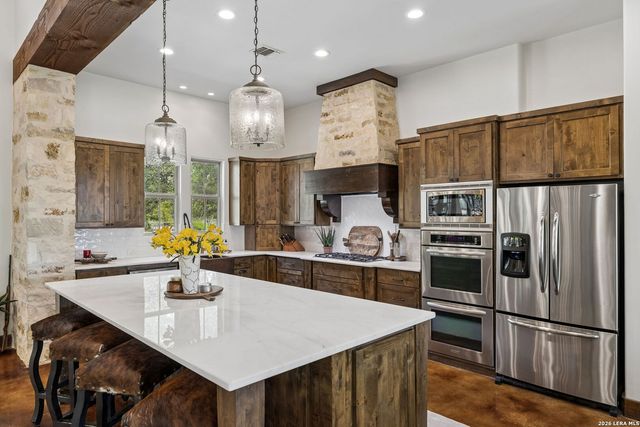 555 PRADO XING, Boerne, TX 78006
