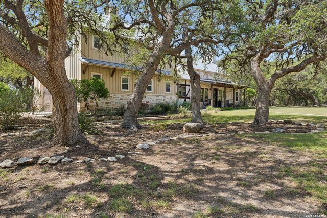 555 PRADO XING, Boerne, TX 78006