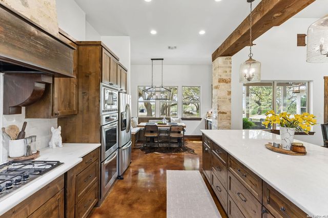 555 PRADO XING, Boerne, TX 78006