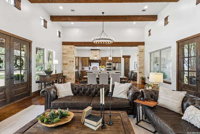 555 PRADO XING, Boerne, TX 78006