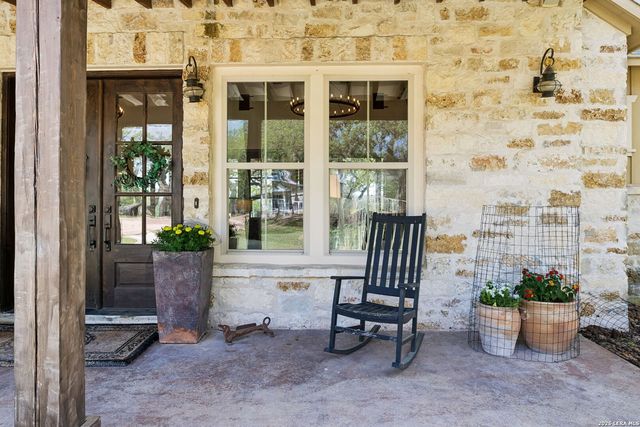 555 PRADO XING, Boerne, TX 78006
