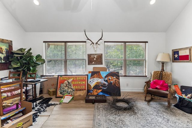 555 PRADO XING, Boerne, TX 78006