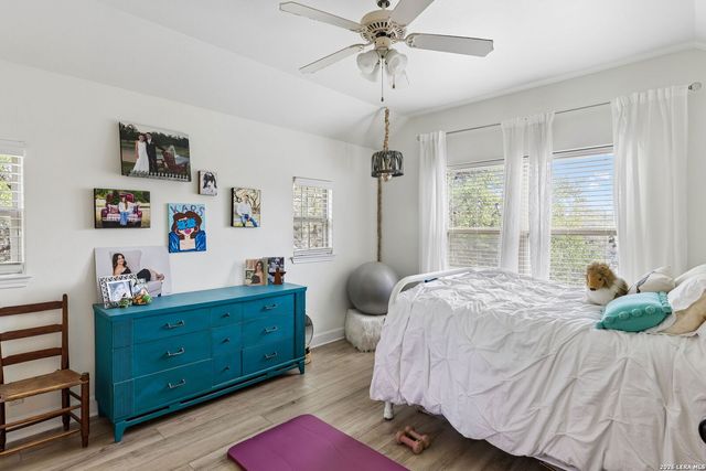 555 PRADO XING, Boerne, TX 78006