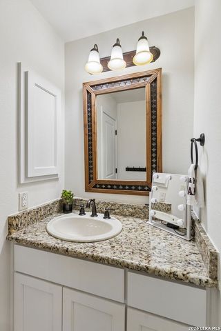 555 PRADO XING, Boerne, TX 78006