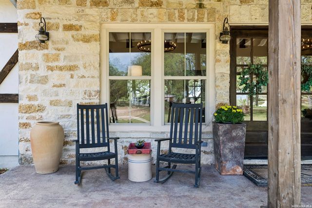 555 PRADO XING, Boerne, TX 78006
