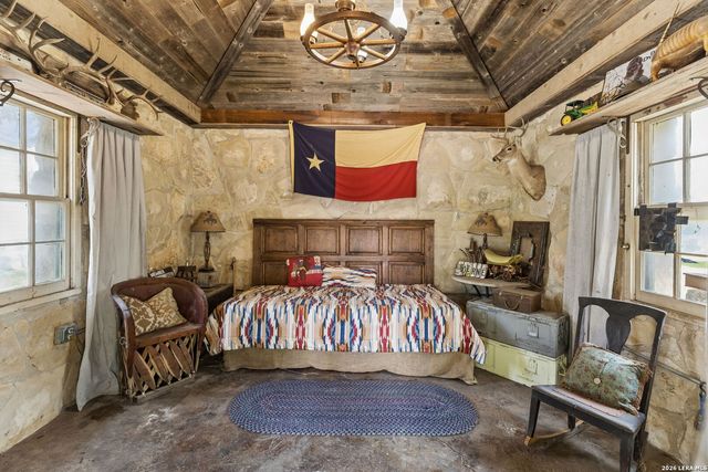 555 PRADO XING, Boerne, TX 78006