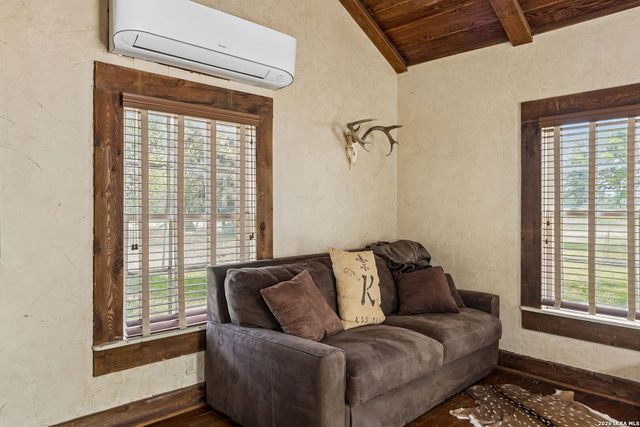 555 PRADO XING, Boerne, TX 78006