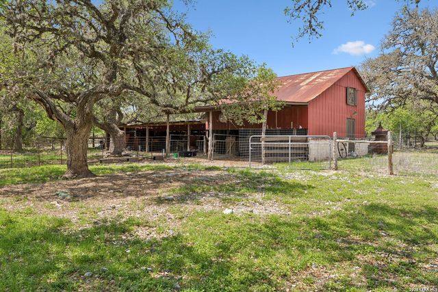 555 PRADO XING, Boerne, TX 78006
