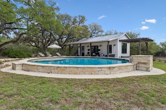 555 PRADO XING, Boerne, TX 78006