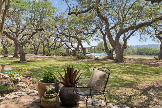555 PRADO XING, Boerne, TX 78006