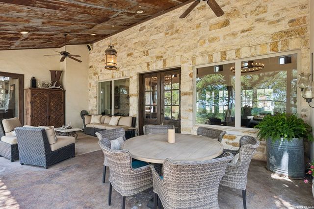 555 PRADO XING, Boerne, TX 78006