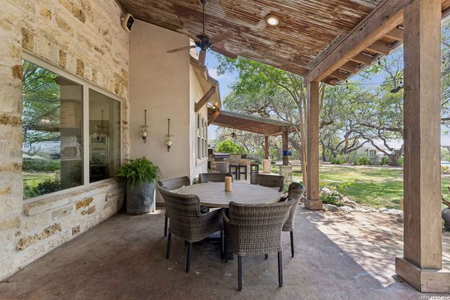 555 PRADO XING, Boerne, TX 78006