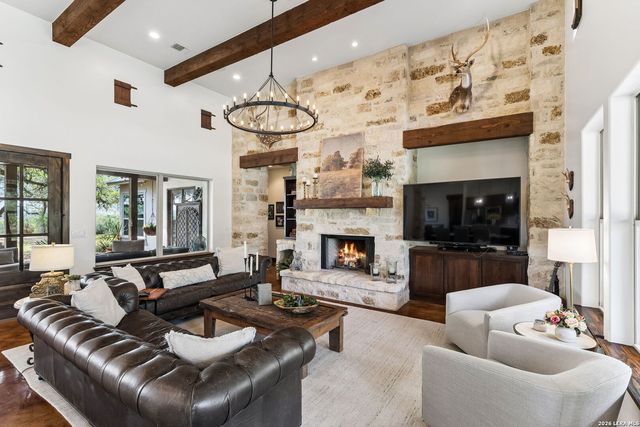 555 PRADO XING, Boerne, TX 78006