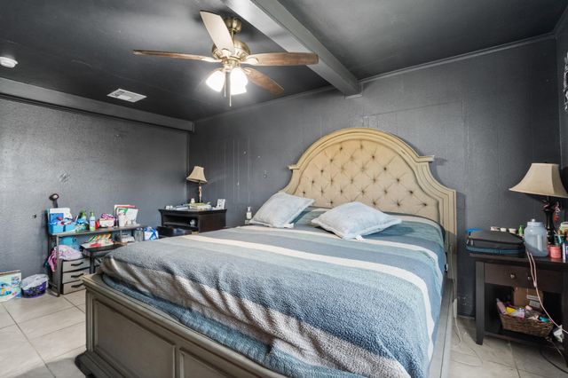 717 W Kern Avenue, Tulare, CA 93274