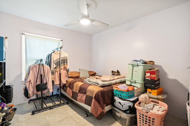 717 W Kern Avenue, Tulare, CA 93274