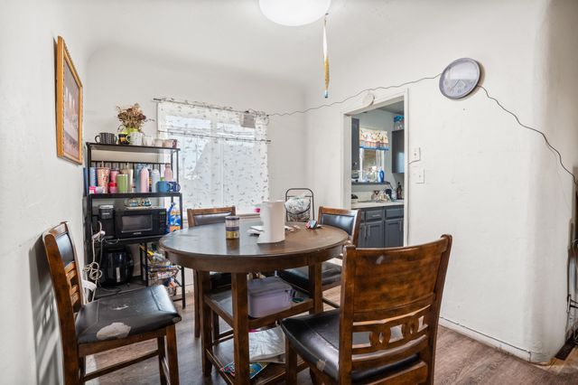 717 W Kern Avenue, Tulare, CA 93274