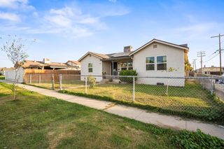 717 W Kern Avenue, Tulare, CA 93274