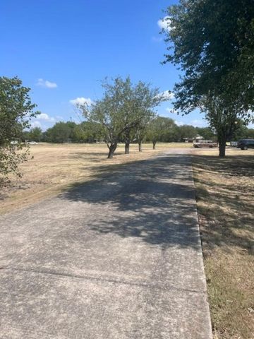 1353 Beasley Boulevard, Whitewright, TX 75491